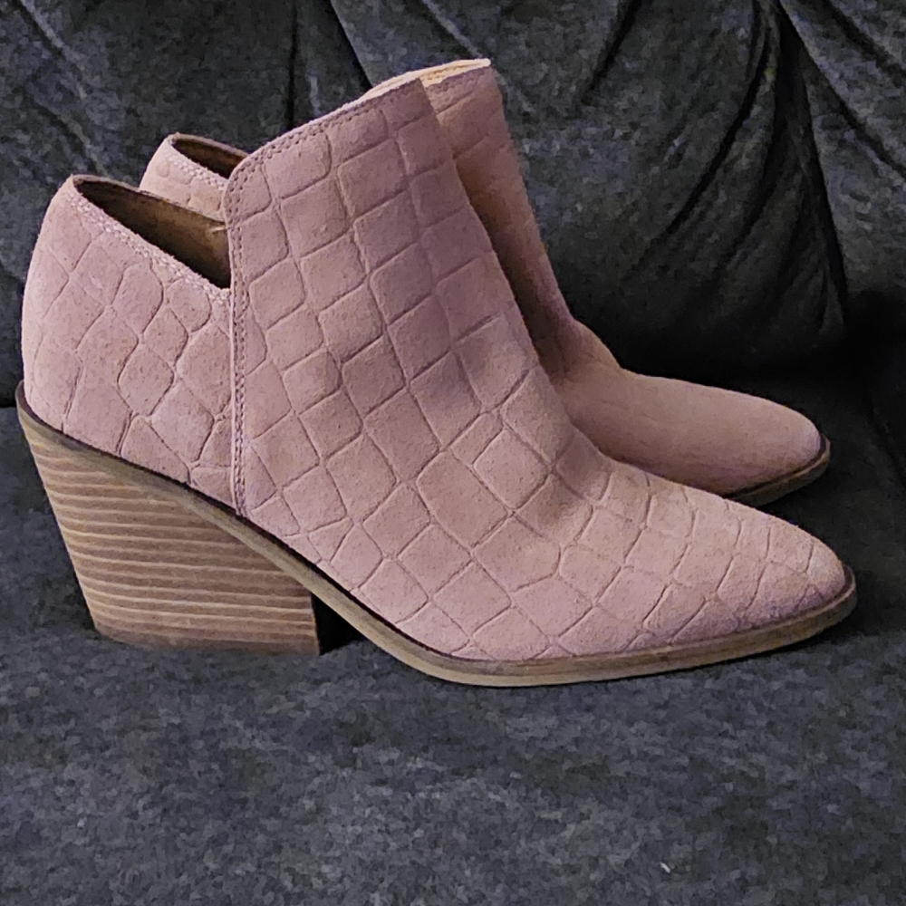 New Lucky Brand booties